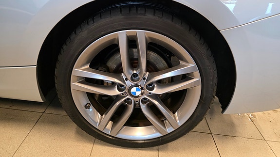 BMW 220i 7 of 23