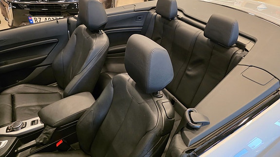 BMW 220i 10 of 23