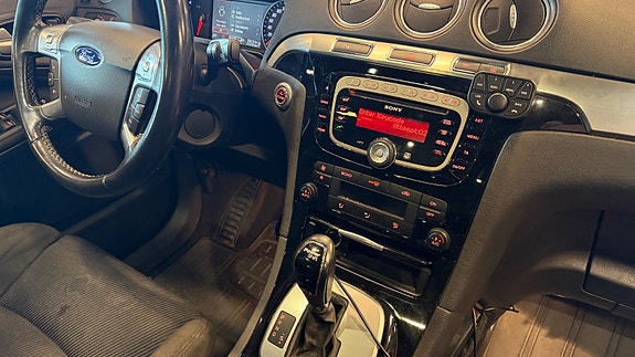 Ford S-MAX 7 of 18