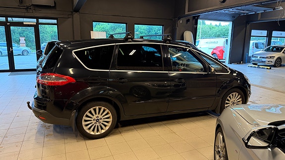 Ford S-MAX 17 of 18