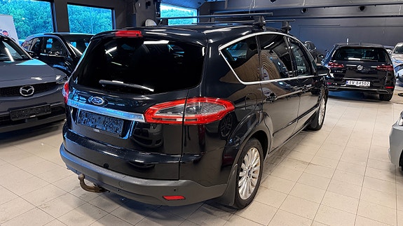Ford S-MAX 16 of 18