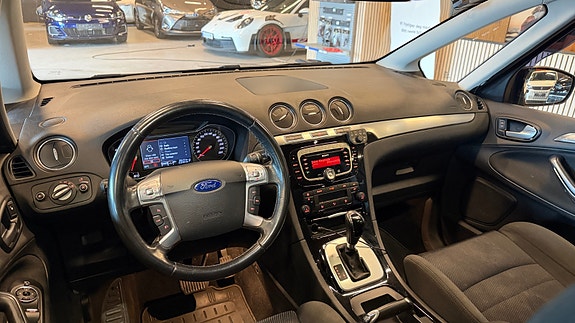 Ford S-MAX 10 of 18