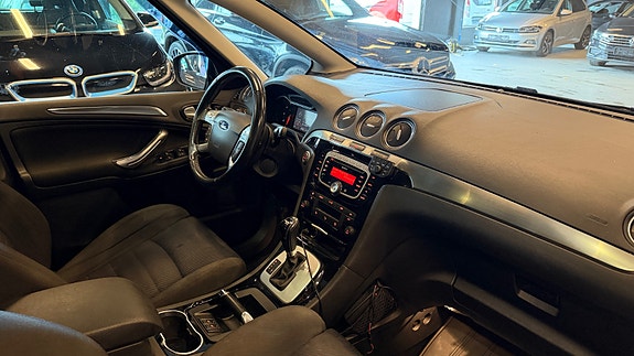 Ford S-MAX 8 of 18