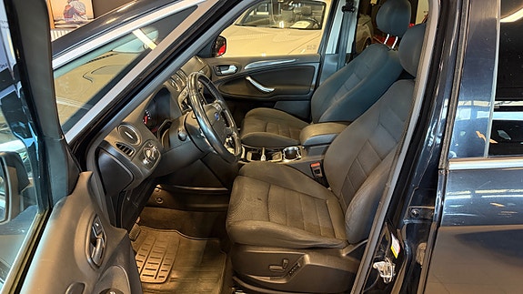 Ford S-MAX 14 of 18