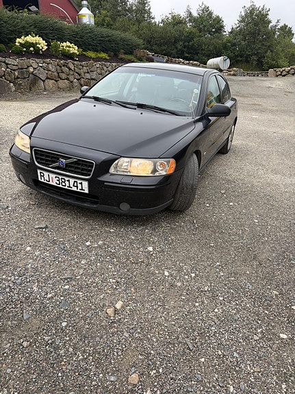 Volvo S60 2 of 14