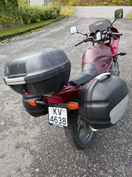 Yamaha XJ 900 Diversion 5 of 12