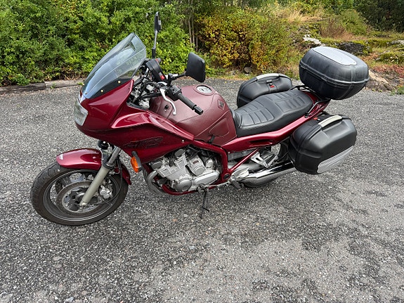 Yamaha XJ 900 Diversion 3 of 12
