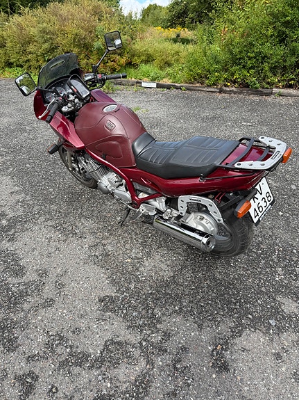 Yamaha XJ 900 Diversion 11 of 12