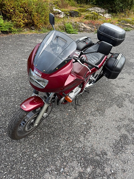 Yamaha XJ 900 Diversion 7 of 12