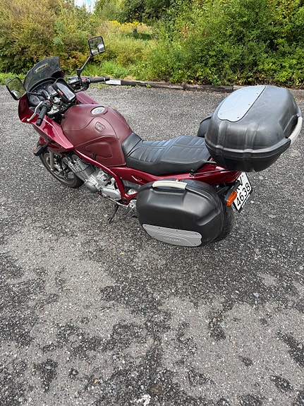 Yamaha XJ 900 Diversion 4 of 12