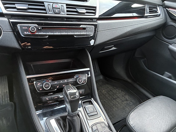 BMW 225xe 14 of 17