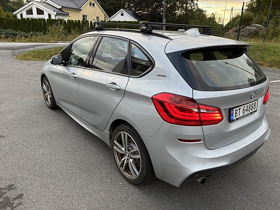 BMW 225xe 5 of 17