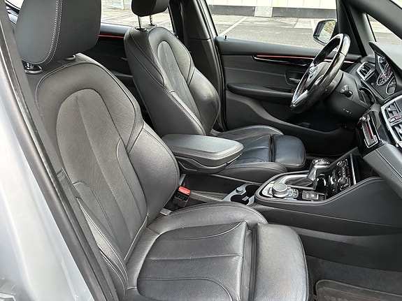 BMW 225xe 8 of 17