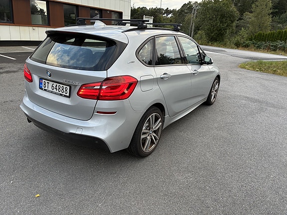 BMW 225xe 4 of 17