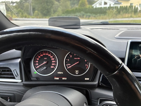 BMW 225xe 12 of 17
