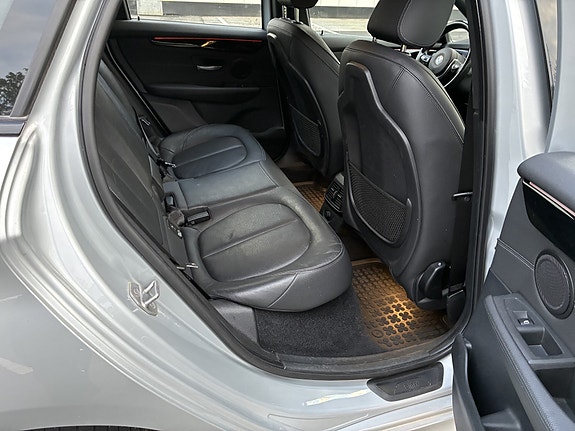 BMW 225xe 11 of 17