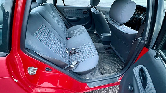 Toyota Corolla 16 of 24