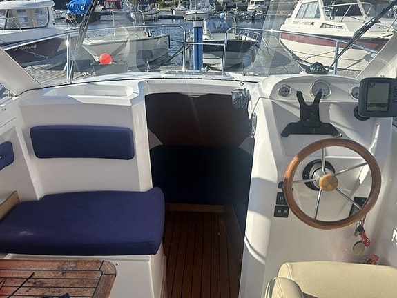 Beneteau Antares 680 – Suzuki 115 hk – mye utstyr –  ny service 2026! 17 of 30
