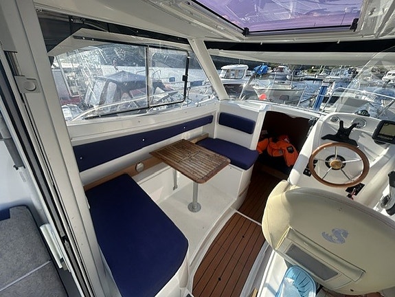 Beneteau Antares 680 – Suzuki 115 hk – mye utstyr –  ny service 2026! 18 of 30