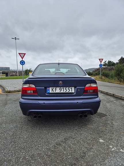 Alpina B10 2 of 14