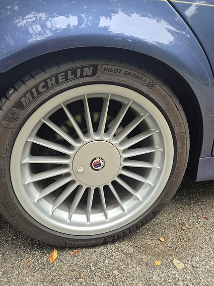 Alpina B10 12 of 14