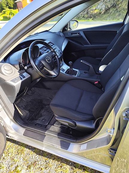 Mazda 3 8 of 15