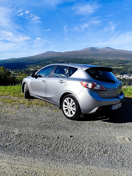 Mazda 3 2 of 15