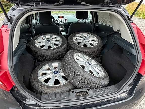 Ford Fiesta 12 of 12