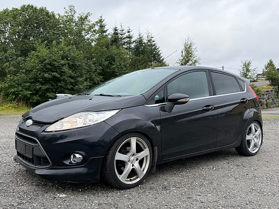 Ford Fiesta 2 of 12