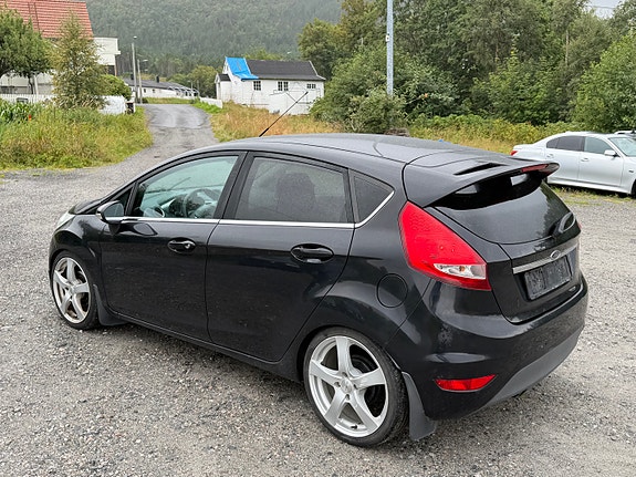 Ford Fiesta 7 of 12