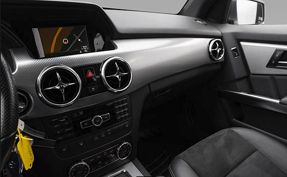 Mercedes-Benz GLK220 14 of 30