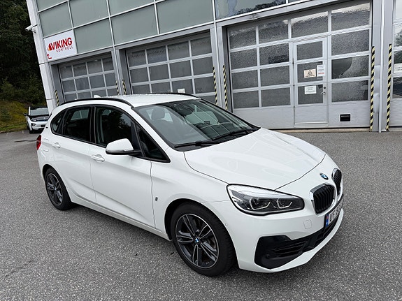BMW 225xe 3 of 17