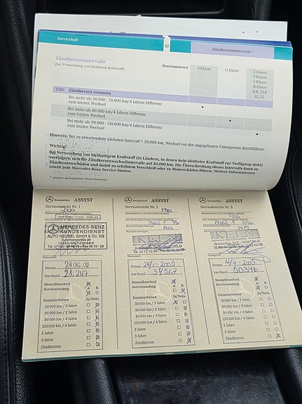 Mercedes-Benz CLK230 26 of 30