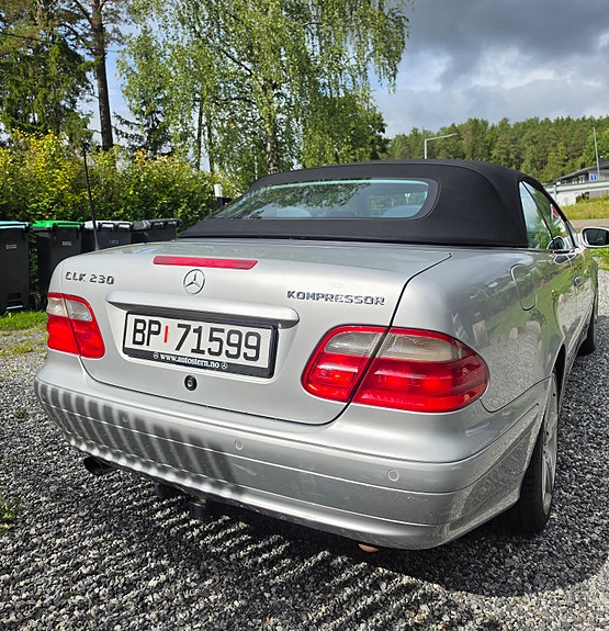 Mercedes-Benz CLK230 8 of 30