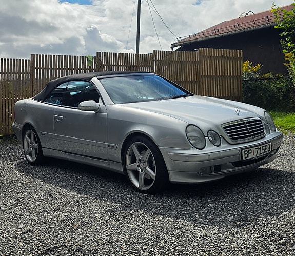 Mercedes-Benz CLK230 4 of 30