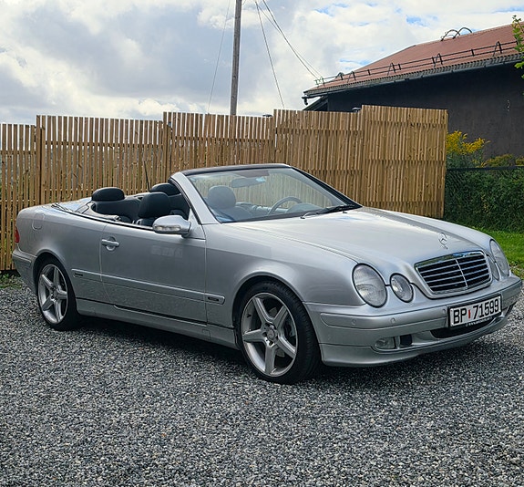 Mercedes-Benz CLK230 5 of 30