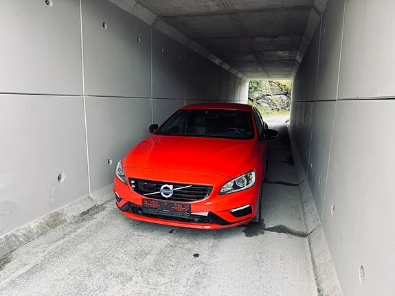 Volvo S60 4 of 30