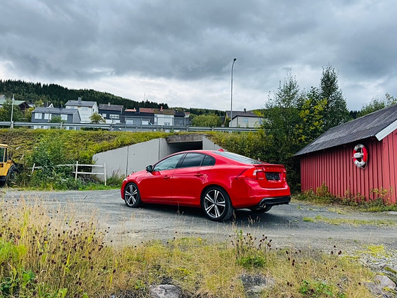 Volvo S60 13 of 30
