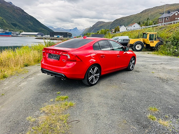 Volvo S60 11 of 30