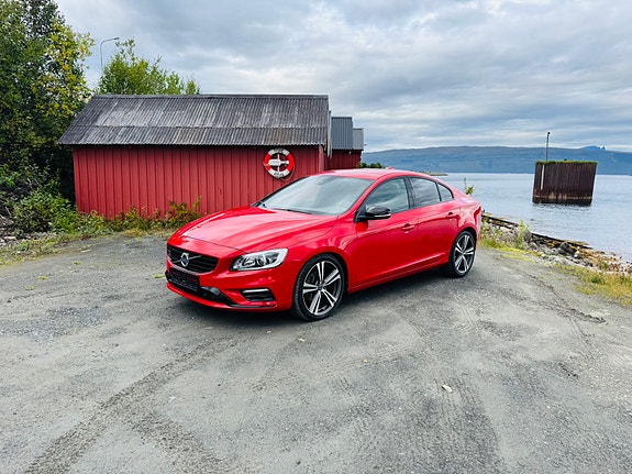 Volvo S60 16 of 30