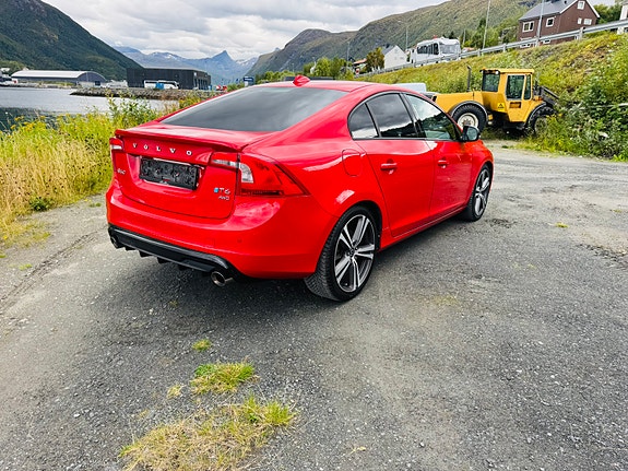 Volvo S60 19 of 30