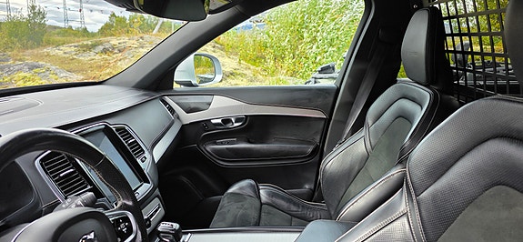 Volvo XC90 24 of 28