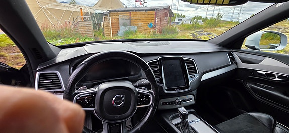 Volvo XC90 27 of 28