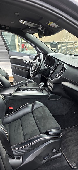 Volvo XC90 9 of 28