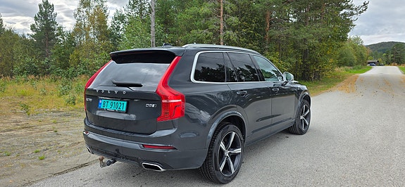 Volvo XC90 2 of 28