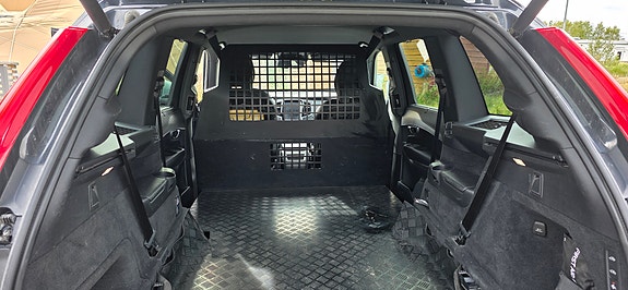 Volvo XC90 14 of 28