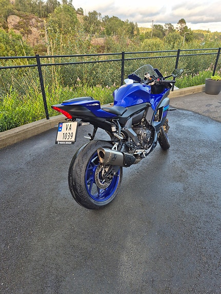 Yamaha R7 3 of 8