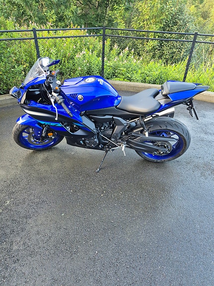 Yamaha R7 8 of 8
