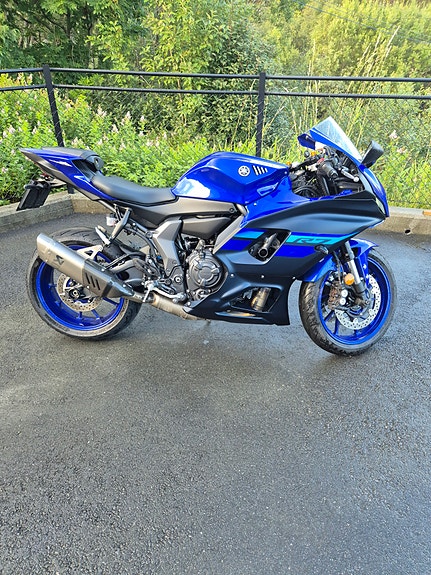 Yamaha R7 2 of 8