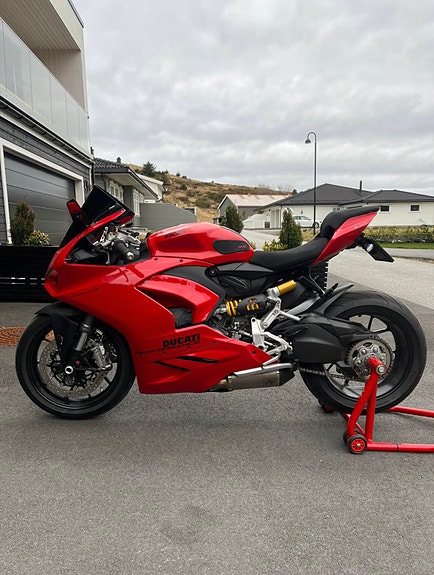 Ducati Panigale V2 4 of 8